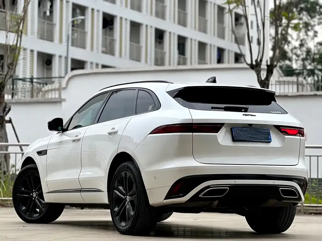 Jaguar F-PACE — фото 3
