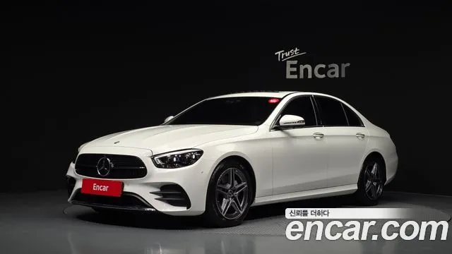 Mercedes-Benz E-Class — фото 1