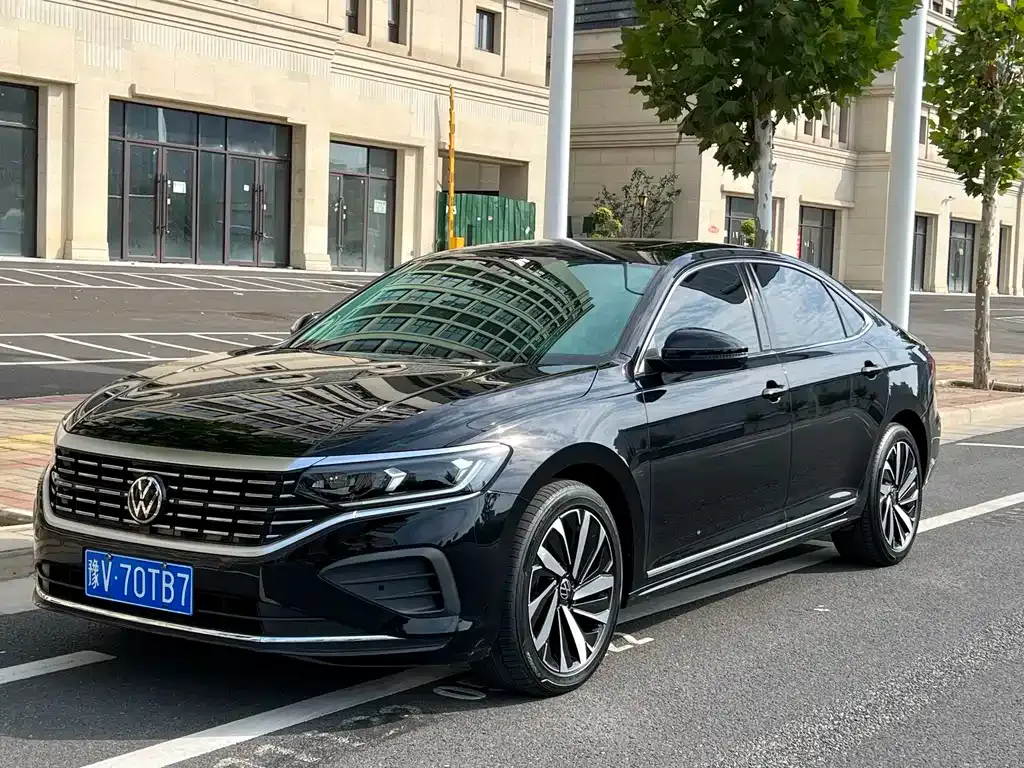 Volkswagen Passat — фото 1