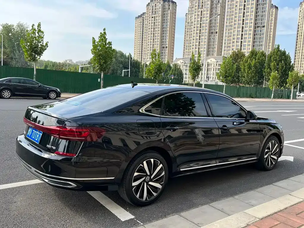 Volkswagen Passat — фото 7
