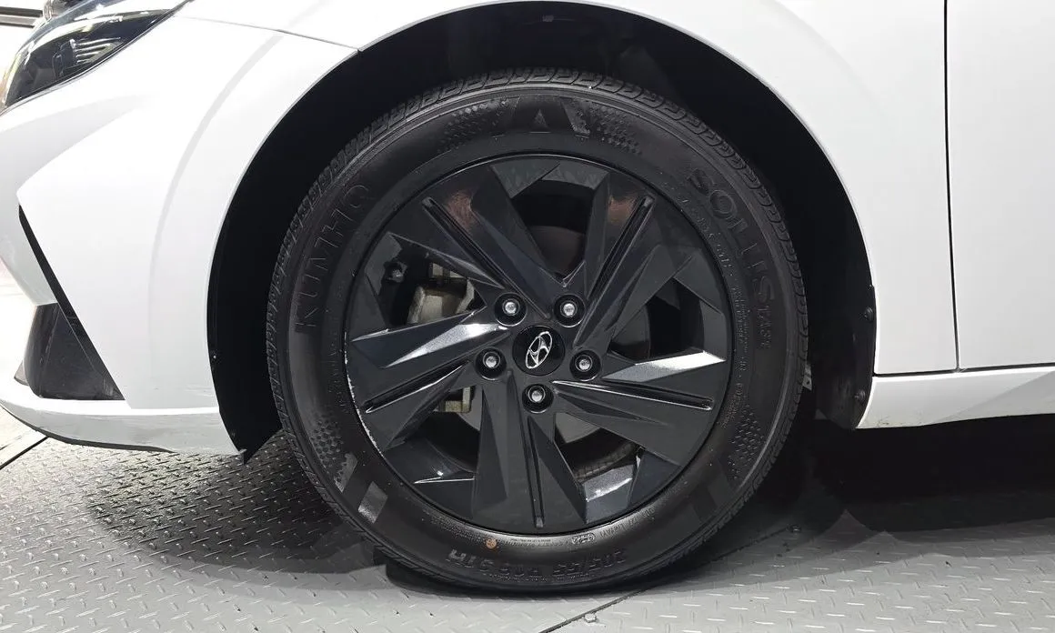 Hyundai AVANTE — фото 8