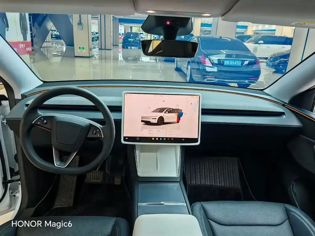 Tesla Model Y — фото 9
