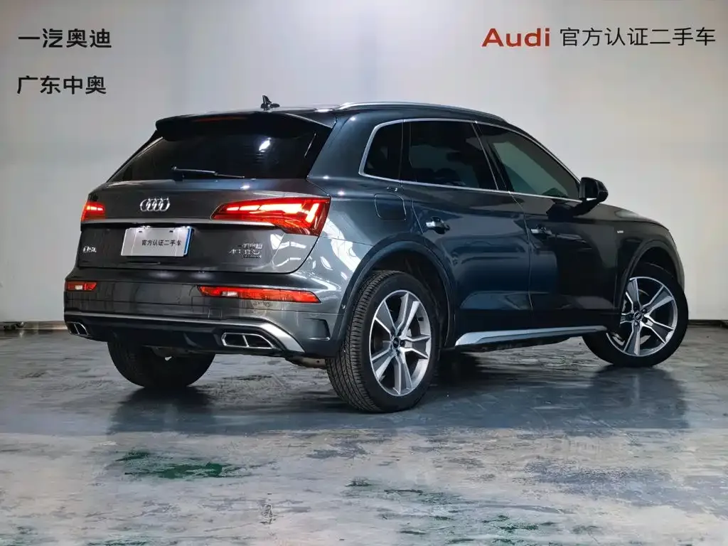 Audi Q5L — фото 8