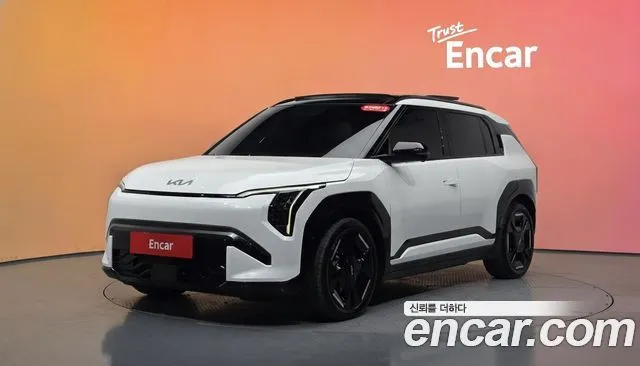 Kia EV3 — фото 1
