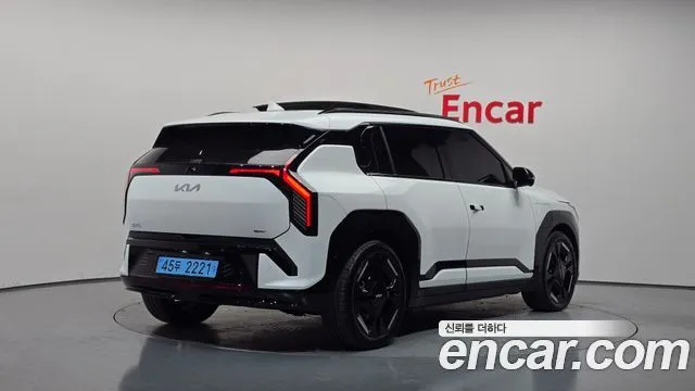 Kia EV3 — фото 3