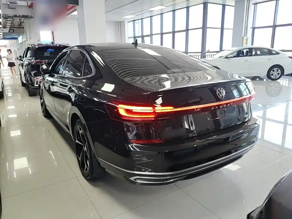 Volkswagen Passat — фото 8