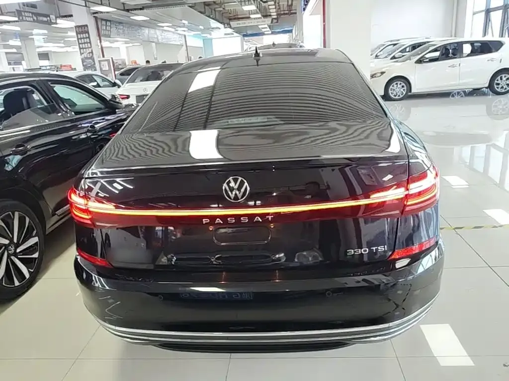 Volkswagen Passat — фото 6