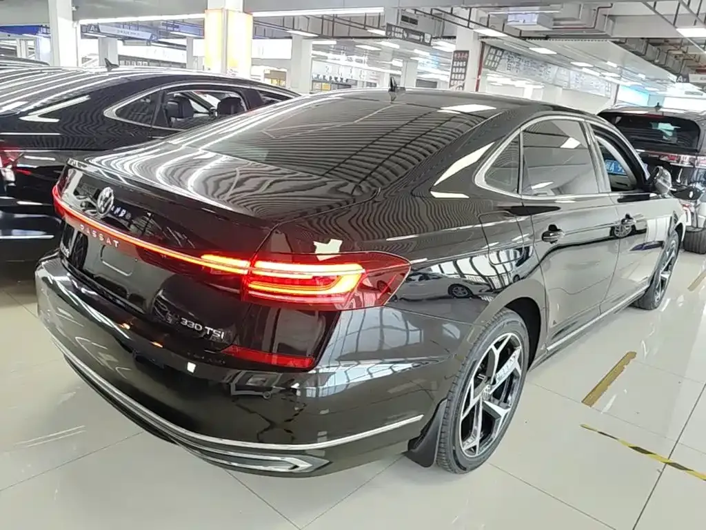 Volkswagen Passat — фото 7