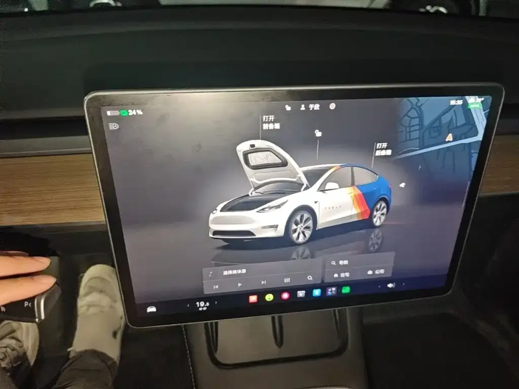 Tesla Model Y — фото 2