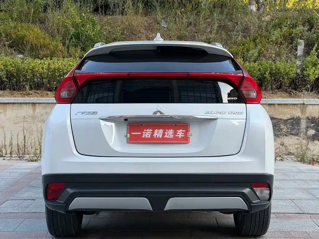 Mitsubishi Eclipse Cross — фото 8