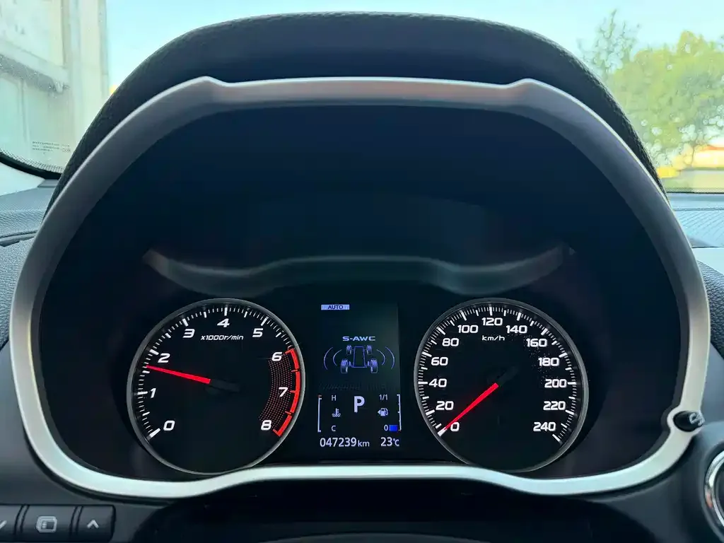 Mitsubishi Eclipse Cross — фото 9