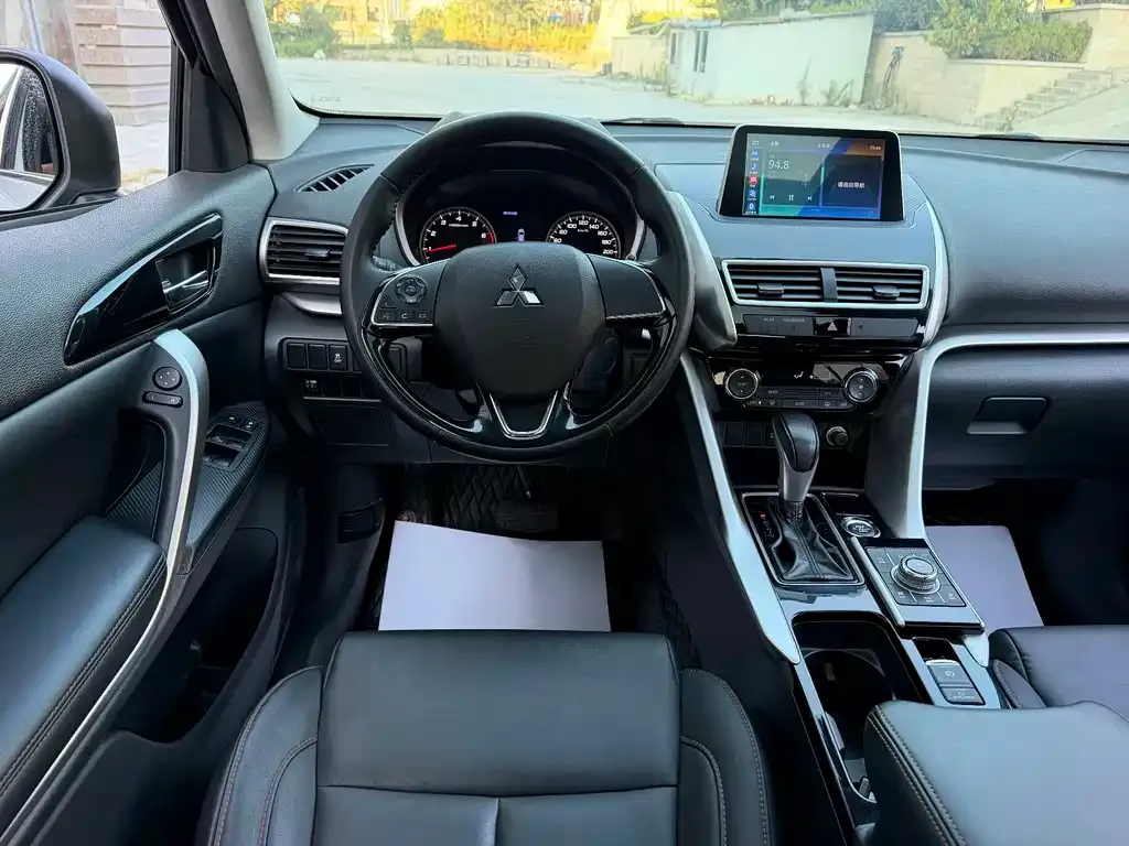 Mitsubishi Eclipse Cross — фото 10