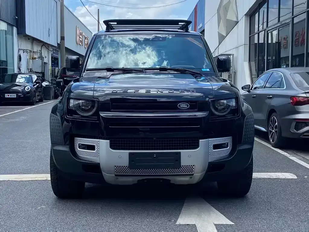 Land Rover Defender — фото 1