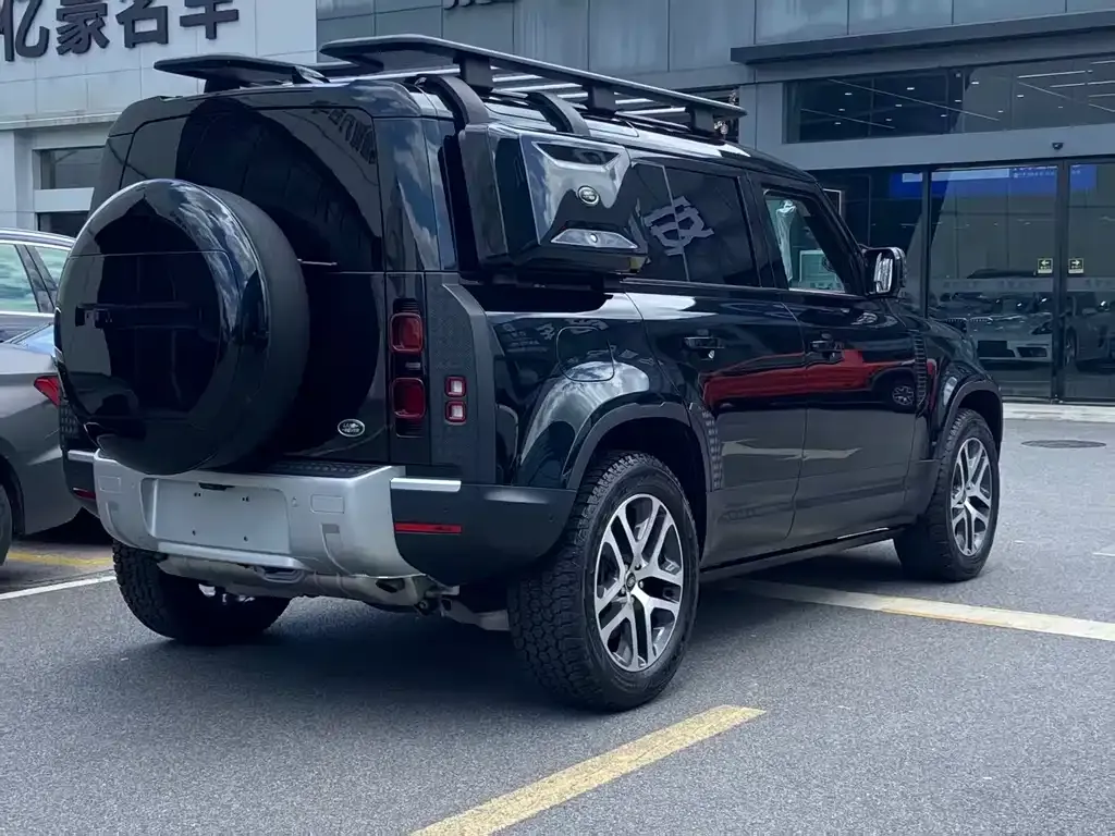Land Rover Defender — фото 6
