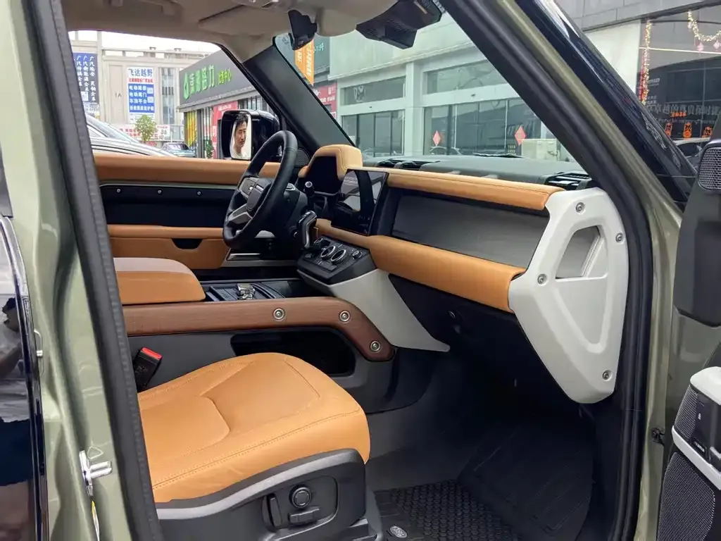 Land Rover Defender — фото 10
