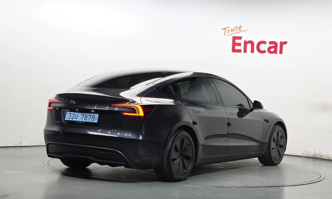 Tesla Model 3 — фото 7