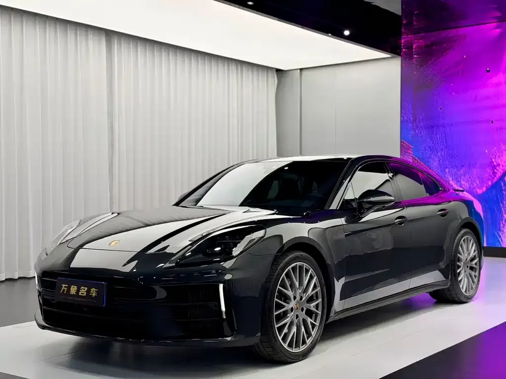 Porsche Panamera — фото 1