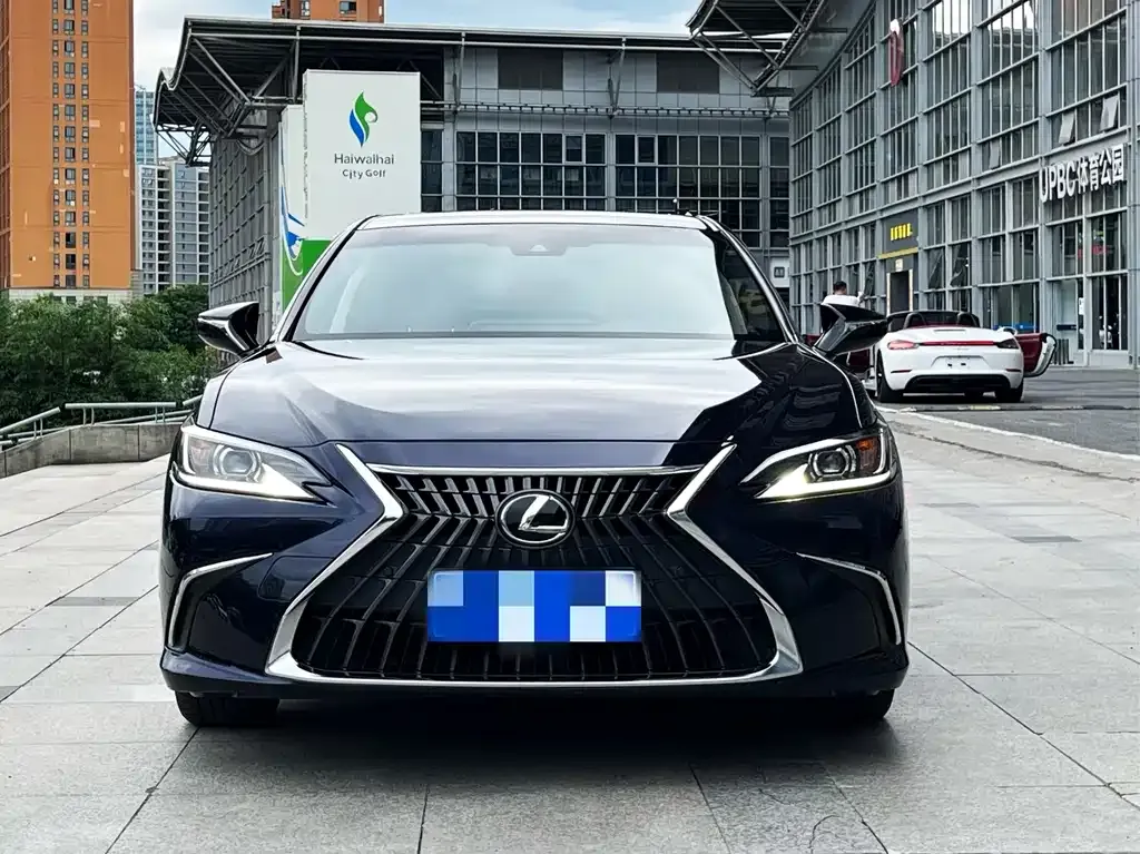 Lexus ES — фото 10