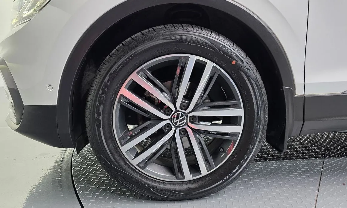 Volkswagen Tiguan — фото 9