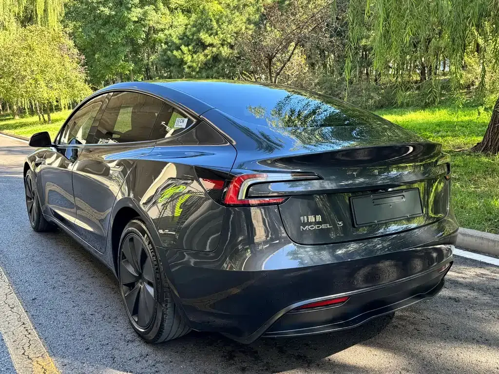 Tesla Model 3 — фото 8