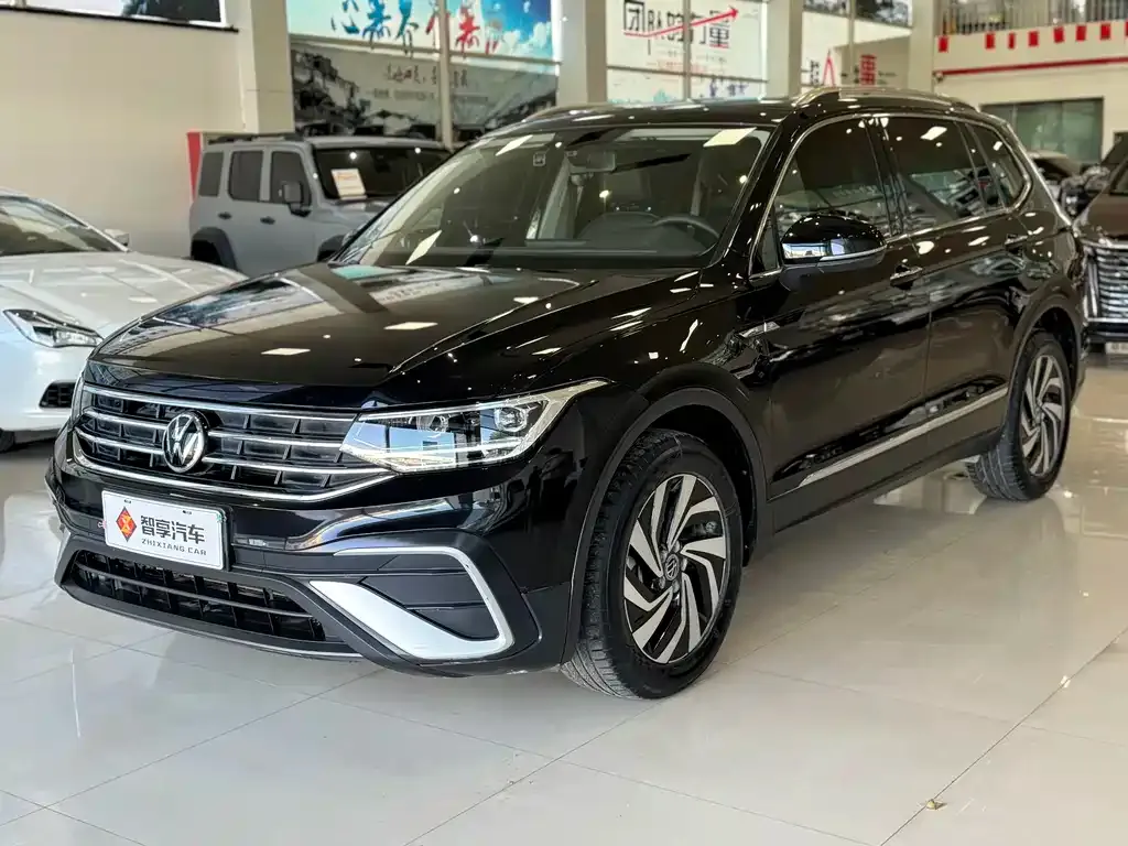 Volkswagen Tiguan L — фото 7