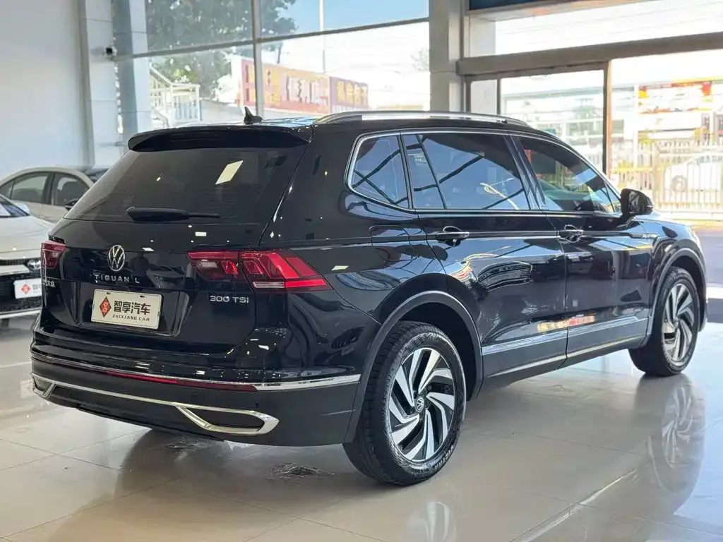 Volkswagen Tiguan L — фото 6