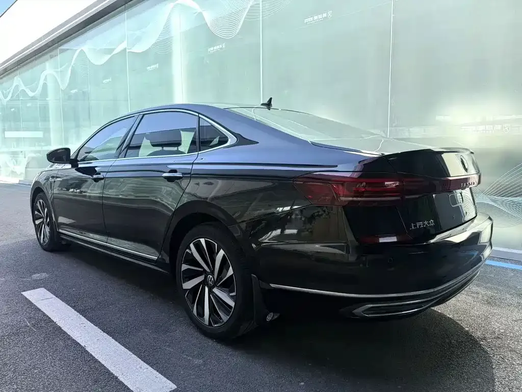 Volkswagen Passat — фото 5