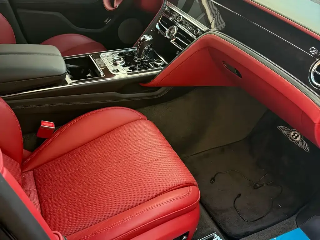 Bentley Flying Spur — фото 8
