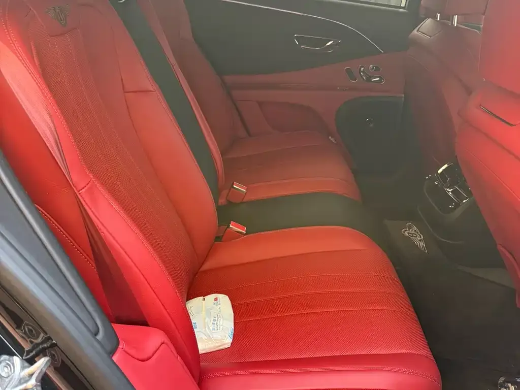 Bentley Flying Spur — фото 2