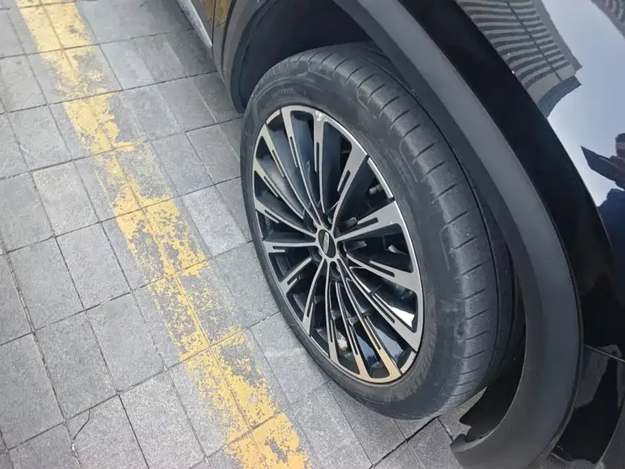 Geely Xingyue L — фото 9