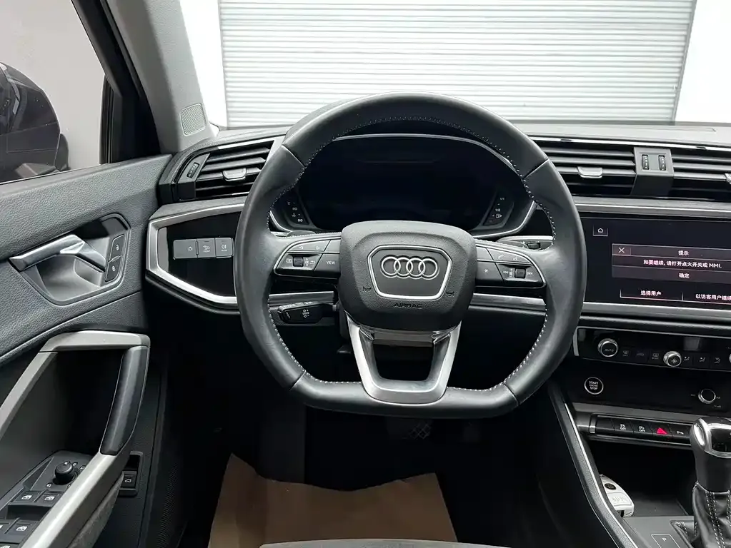 Audi Q3 — фото 4