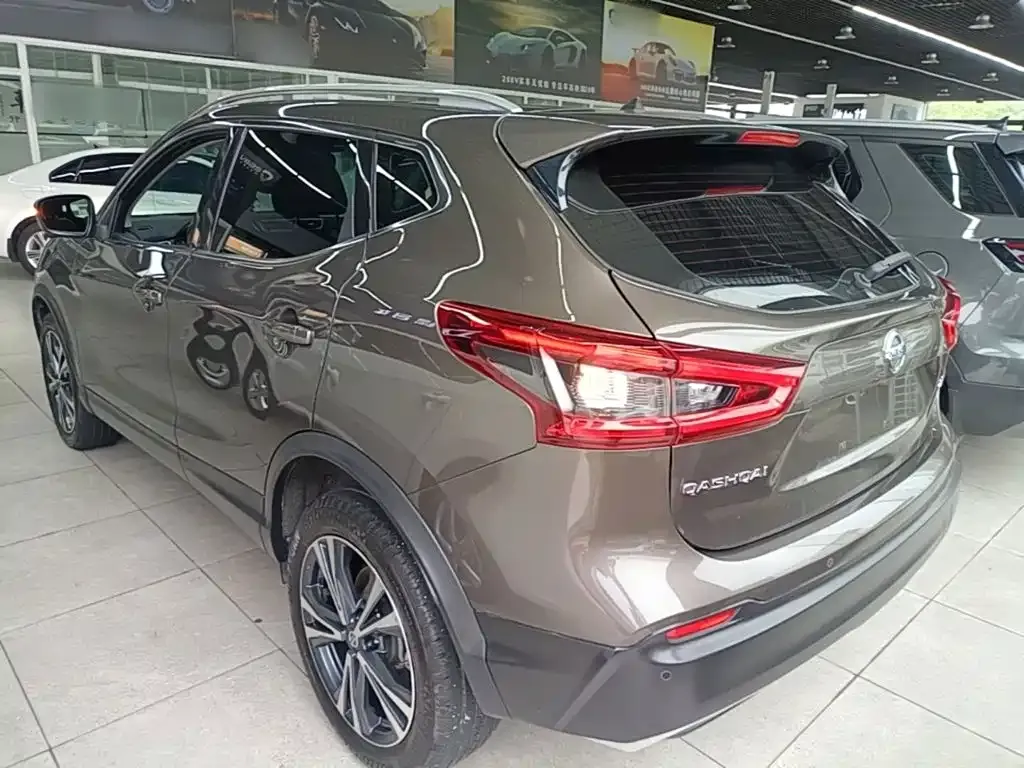 Nissan Qashqai — фото 10