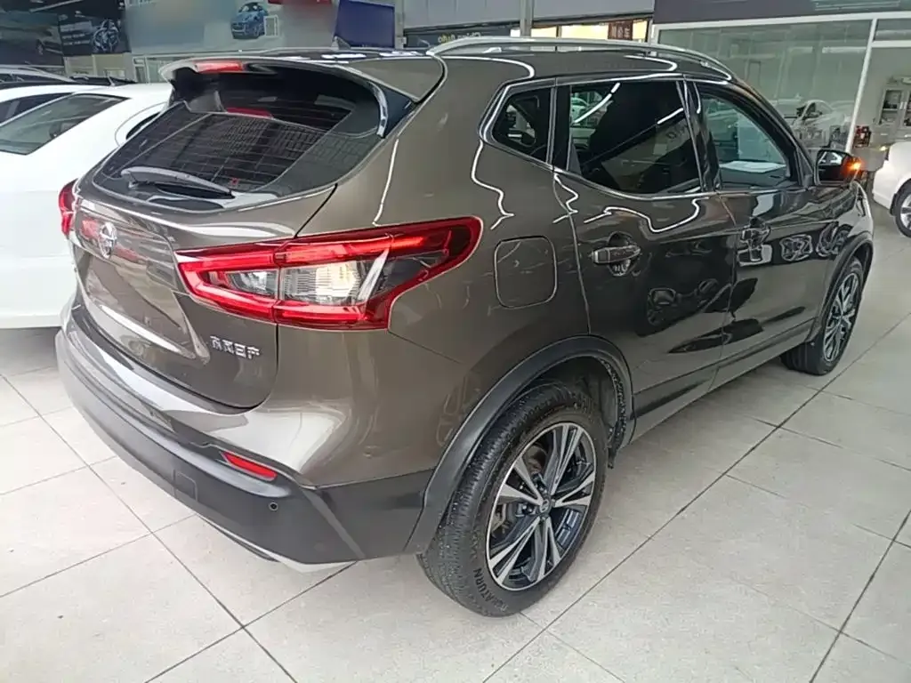 Nissan Qashqai — фото 4