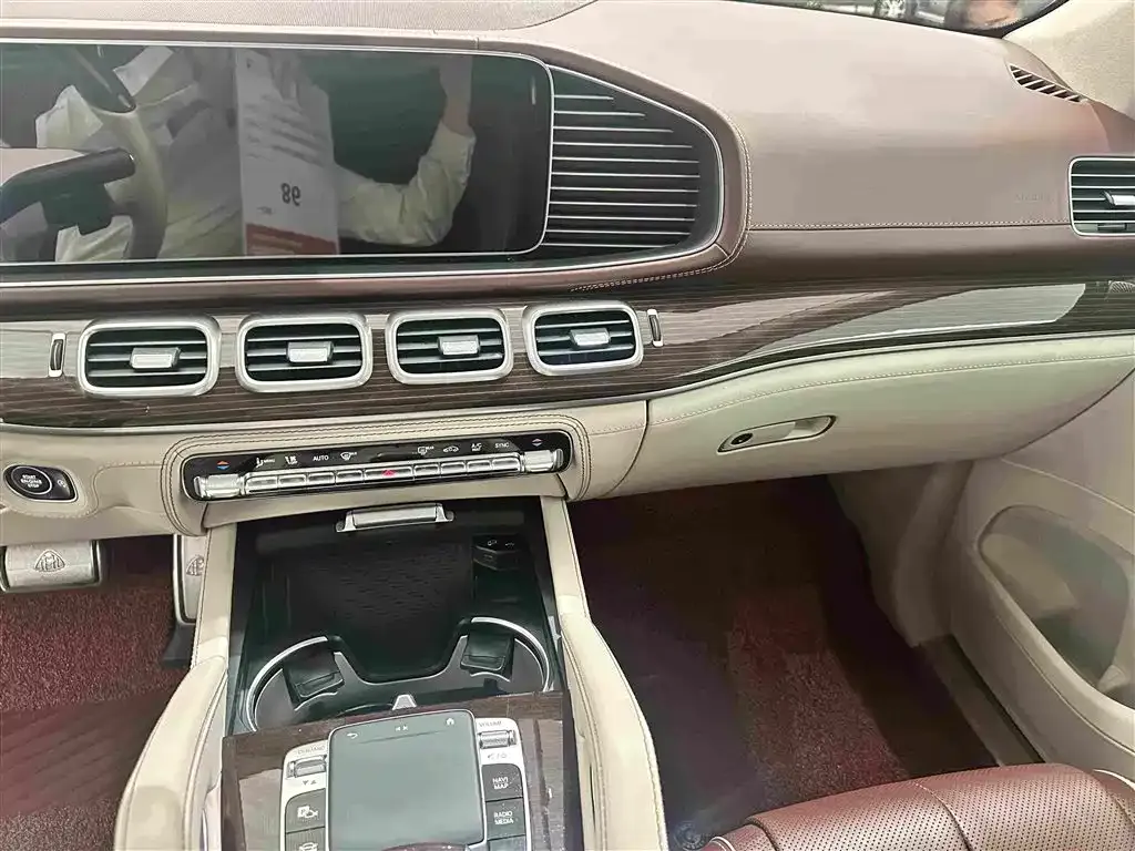 Mercedes-Benz GLS — фото 4