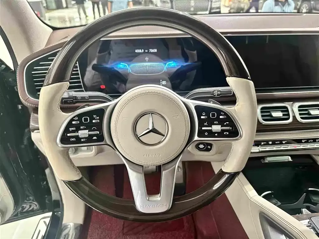 Mercedes-Benz GLS — фото 8