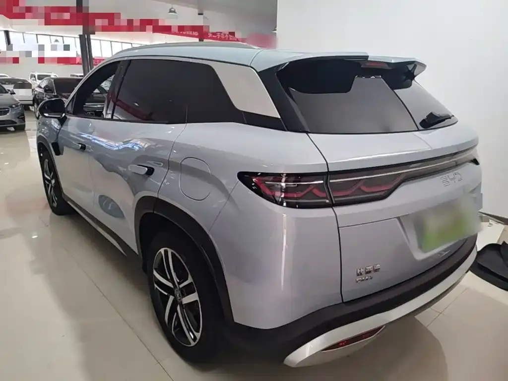 BYD L DM-i — фото 6