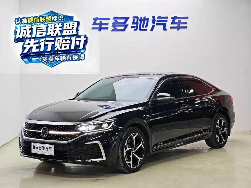 Volkswagen Passat — фото 1