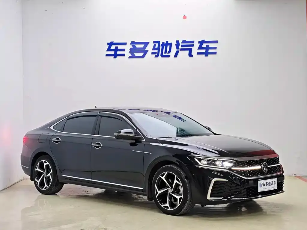 Volkswagen Passat — фото 9
