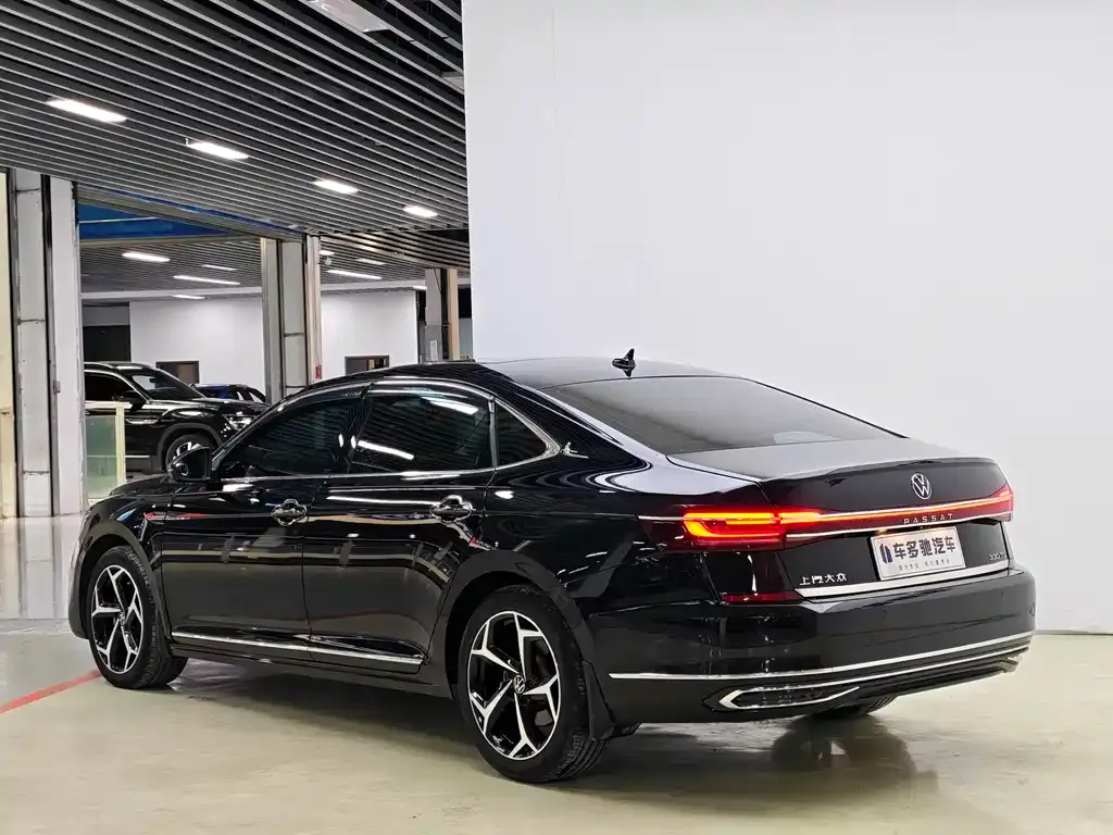 Volkswagen Passat — фото 4