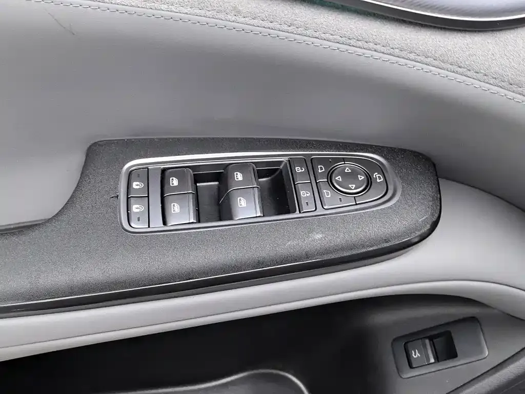 BYD Seal 07 DM-i — фото 6