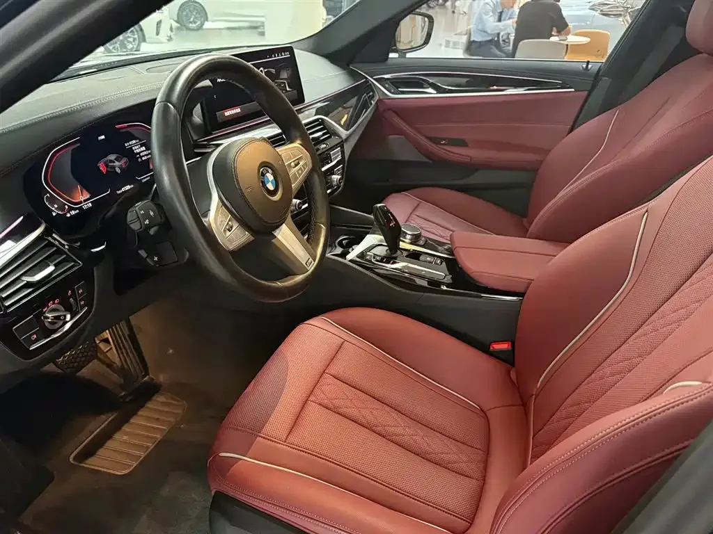 BMW 5 Series — фото 10