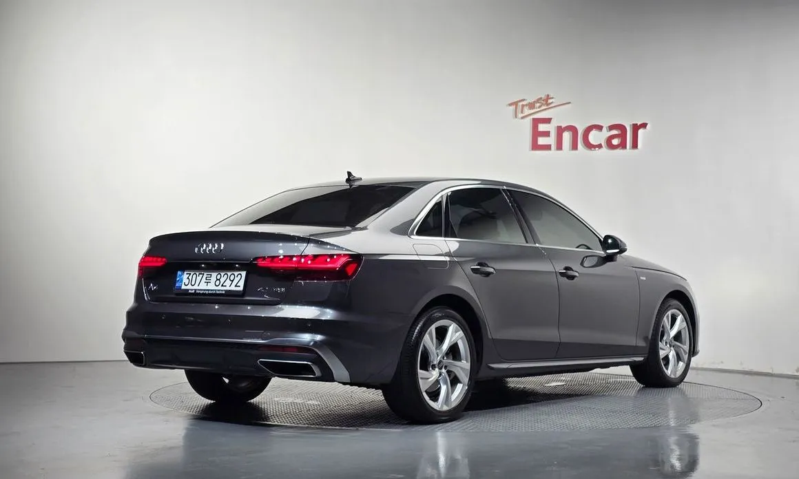 Audi A4 — фото 8