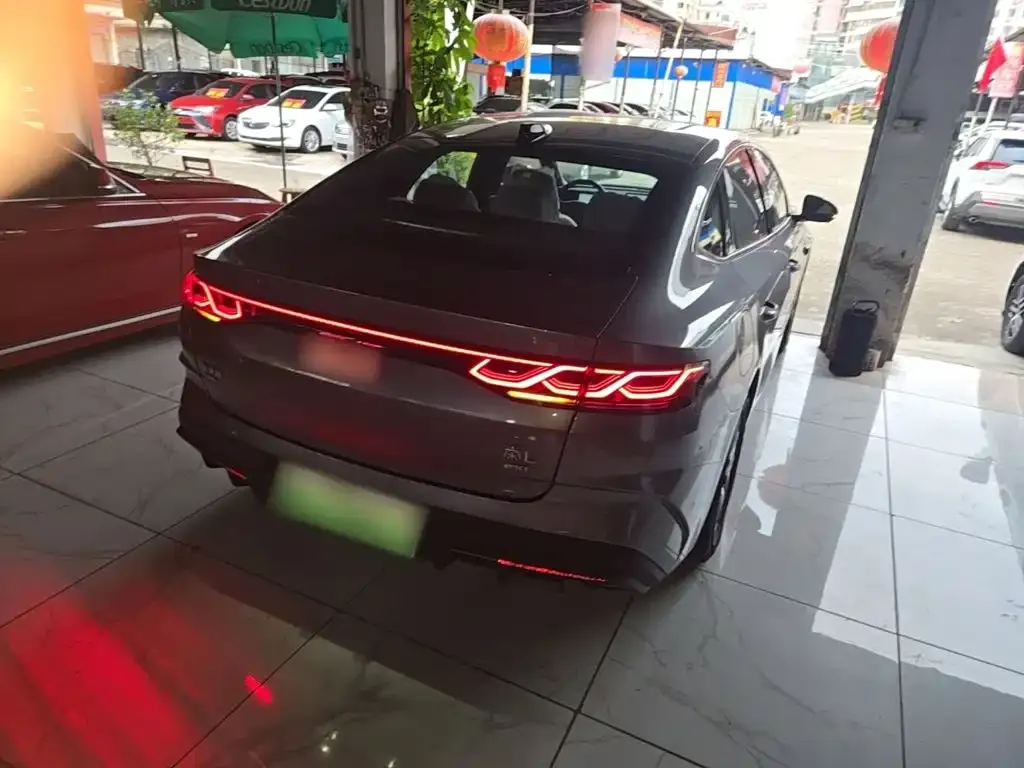 BYD Qin L — фото 10