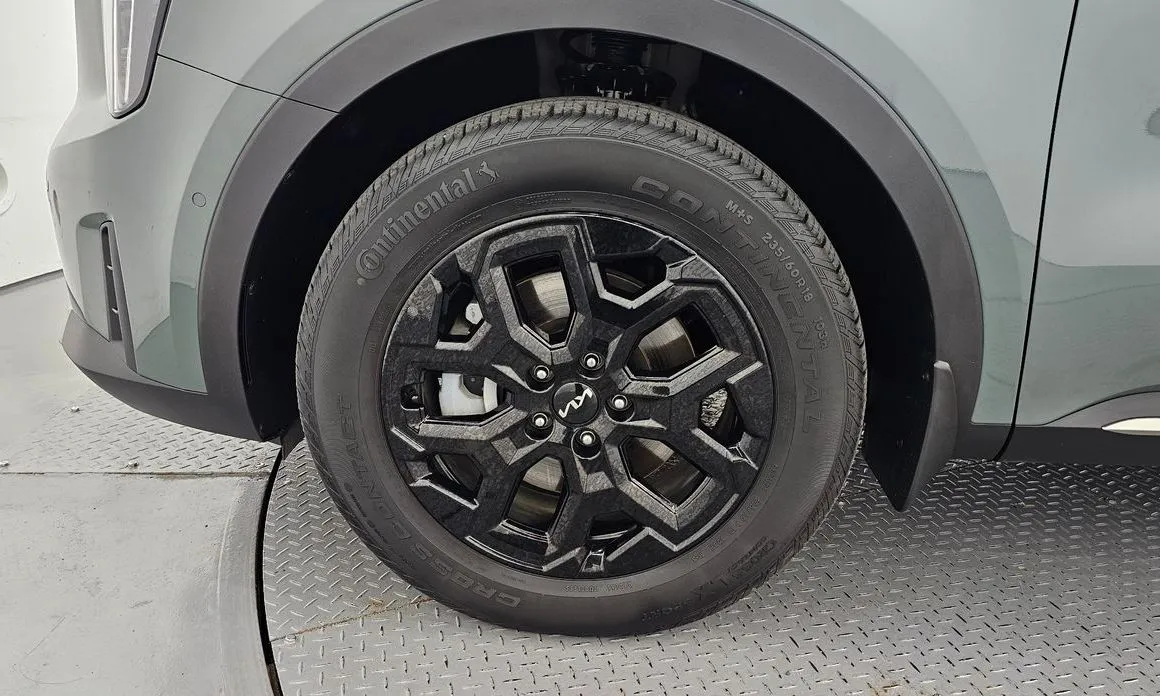 Kia Sorento — фото 8