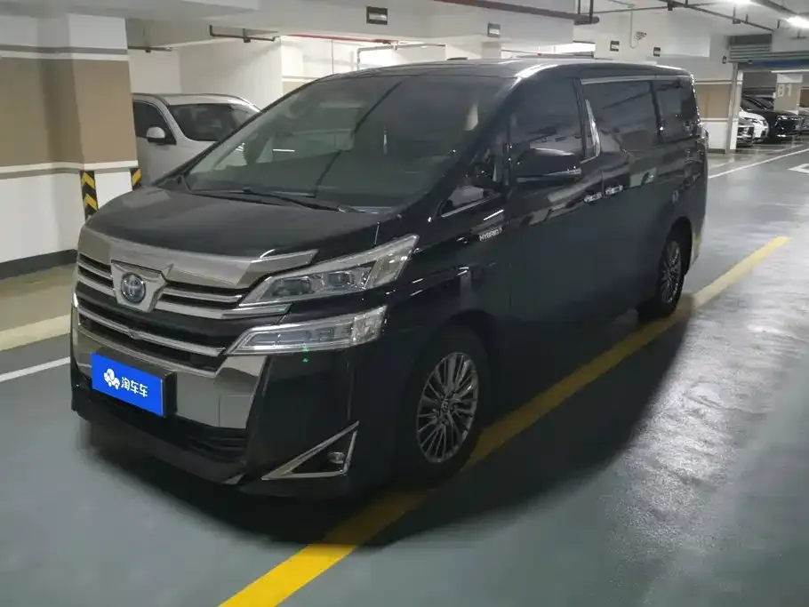 Toyota Vellfire — фото 1