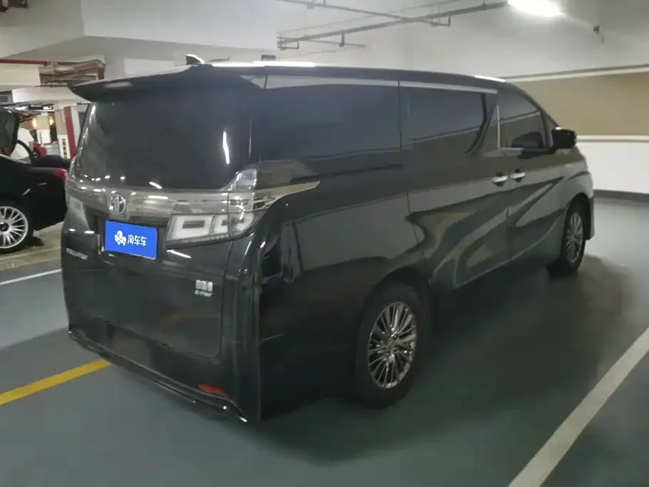 Toyota Vellfire — фото 4