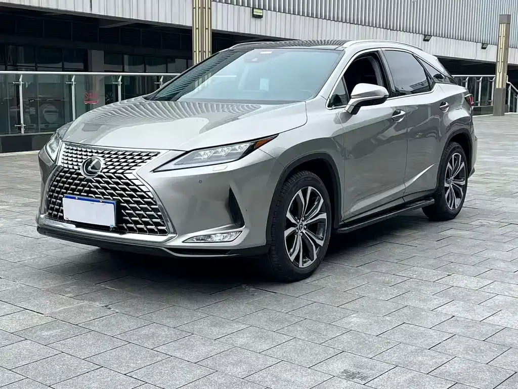 Lexus RX — фото 1