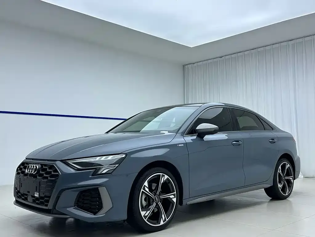 Audi A3 — фото 1