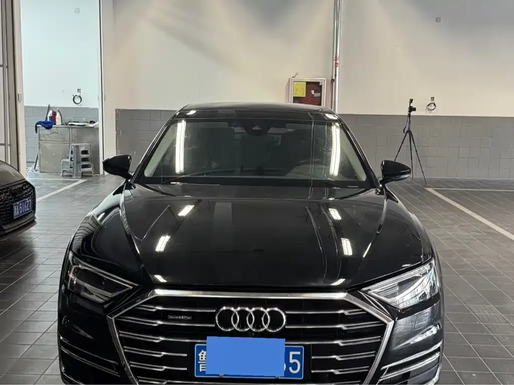 Audi A8 — фото 10