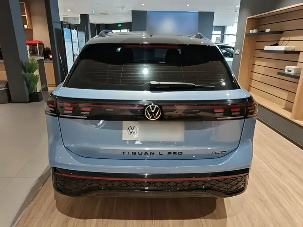 Volkswagen Tiguan L — фото 9